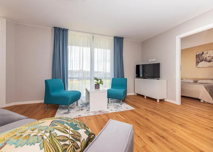 Smelis Ir Jura Apartamentai, Elija